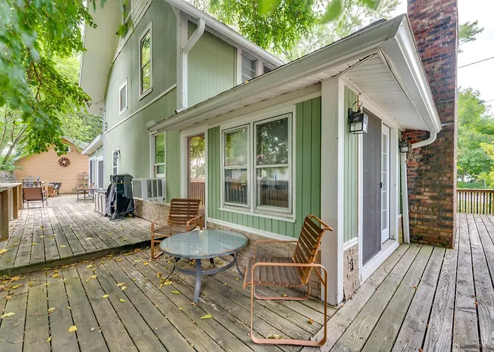 Pet-Friendly Home W/ Views Of Lake Delavan!