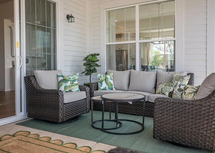 2708 Harbor Court